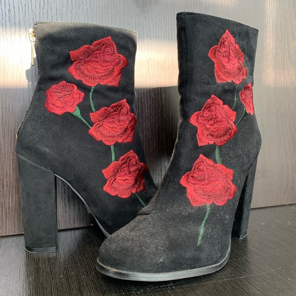 LF Intentionally Blank Embroidered Rose Boots - Picture 7 of 7